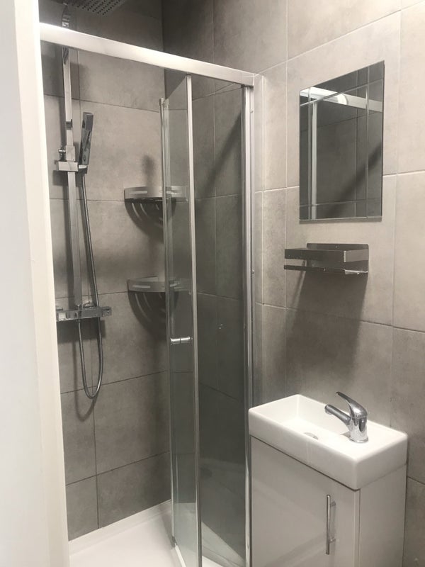 Double Ensuite Room – Luton, LU2 photo 14