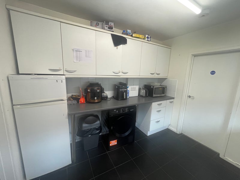 En-suite Double Room – Town Centre, Stevenage photo 25