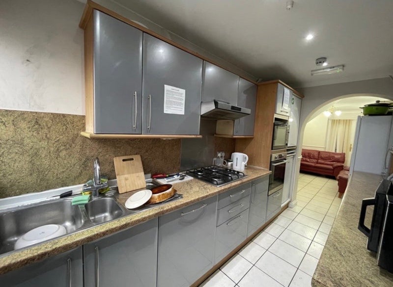Large Spacious Double Room – Stevenage photo 12