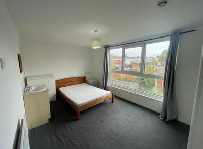 Large Spacious Double Room